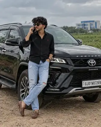 photo prompt — Stylish Fortuner Car AI Photo Prompt for Boys