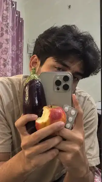 selfie prompt — Trending Mirror Selfie Photo Prompt for Boys